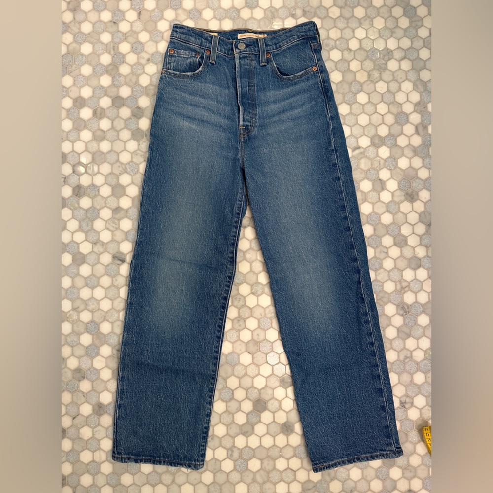 Levi’s Ribcage Straight Ankle Jeans